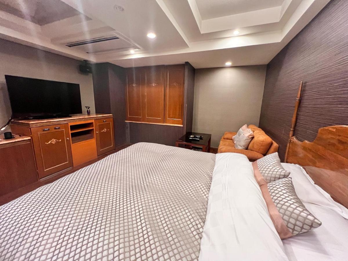 Hotel Crystal Gate Nagoya - Couple Hotel (Adults Only) المظهر الخارجي الصورة